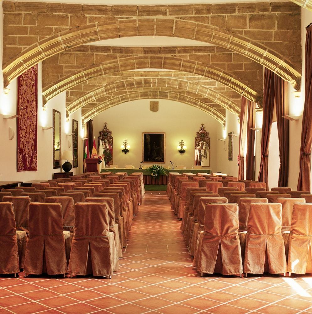 Parador de Sto. Domingo Bernardo de Fresneda Santo Domingo De La Calzada Exterior foto