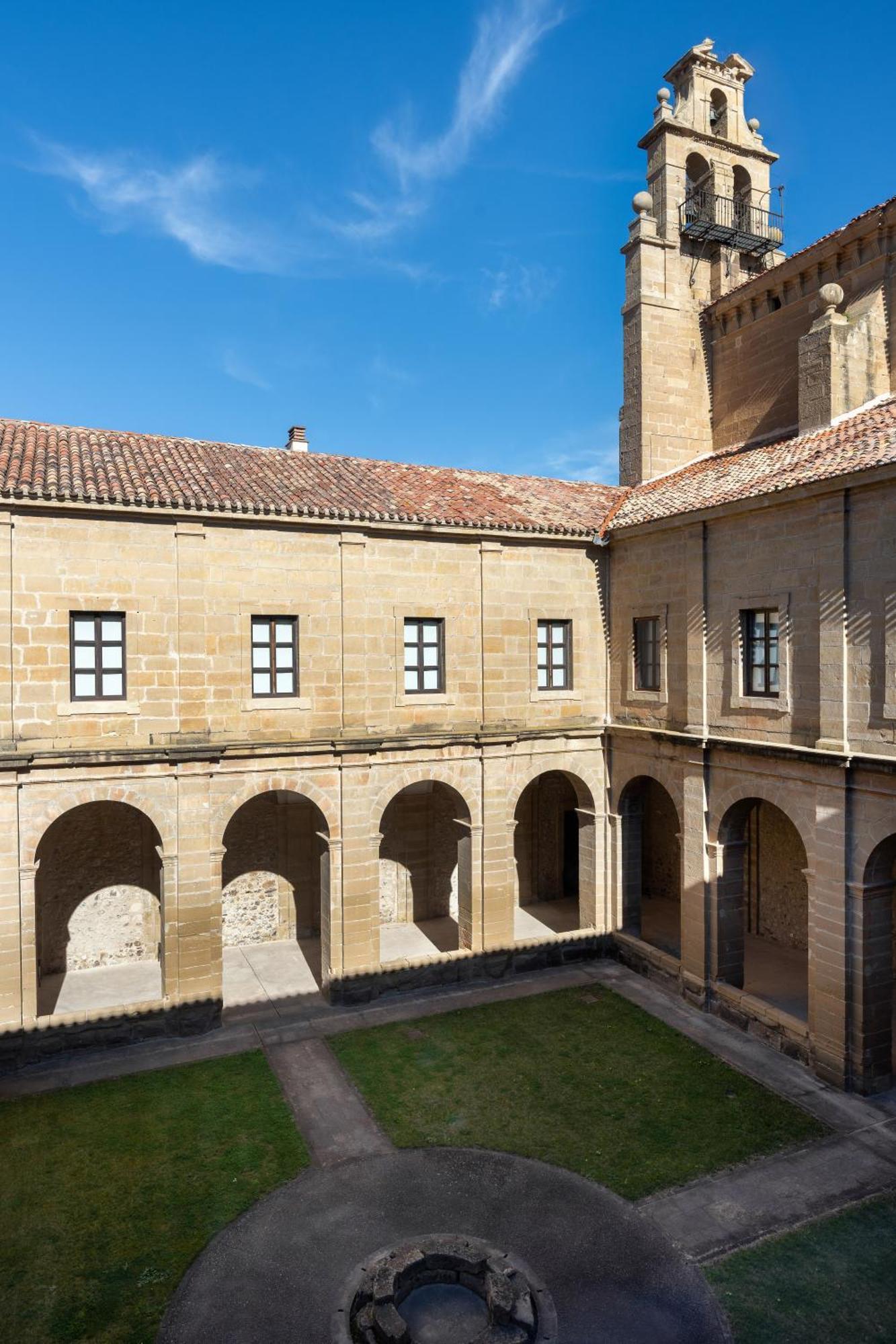Parador de Sto. Domingo Bernardo de Fresneda Santo Domingo De La Calzada Exterior foto