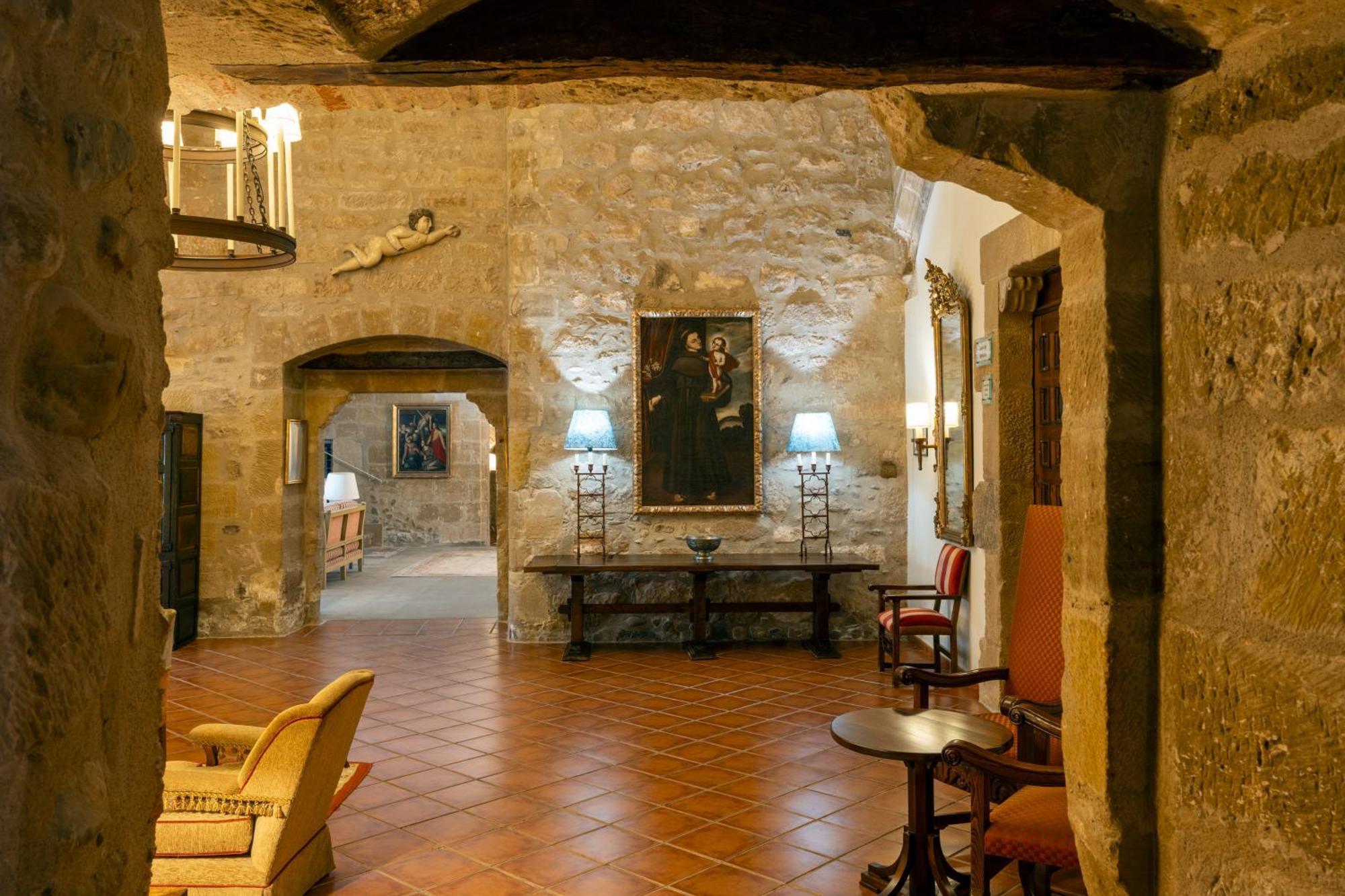 Parador de Sto. Domingo Bernardo de Fresneda Santo Domingo De La Calzada Exterior foto