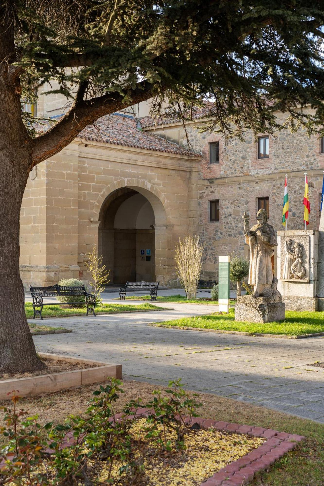 Parador de Sto. Domingo Bernardo de Fresneda Santo Domingo De La Calzada Exterior foto