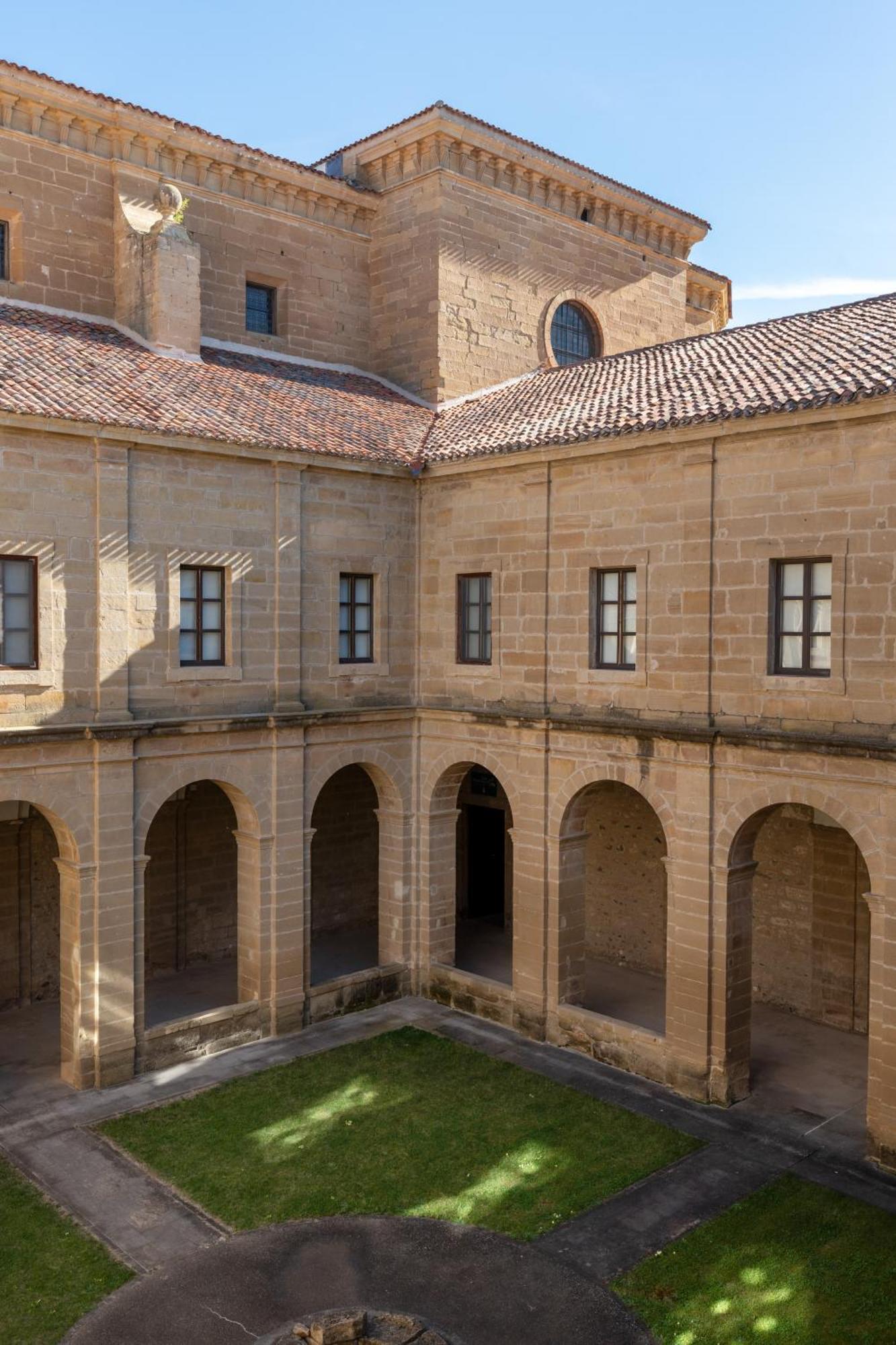 Parador de Sto. Domingo Bernardo de Fresneda Santo Domingo De La Calzada Exterior foto