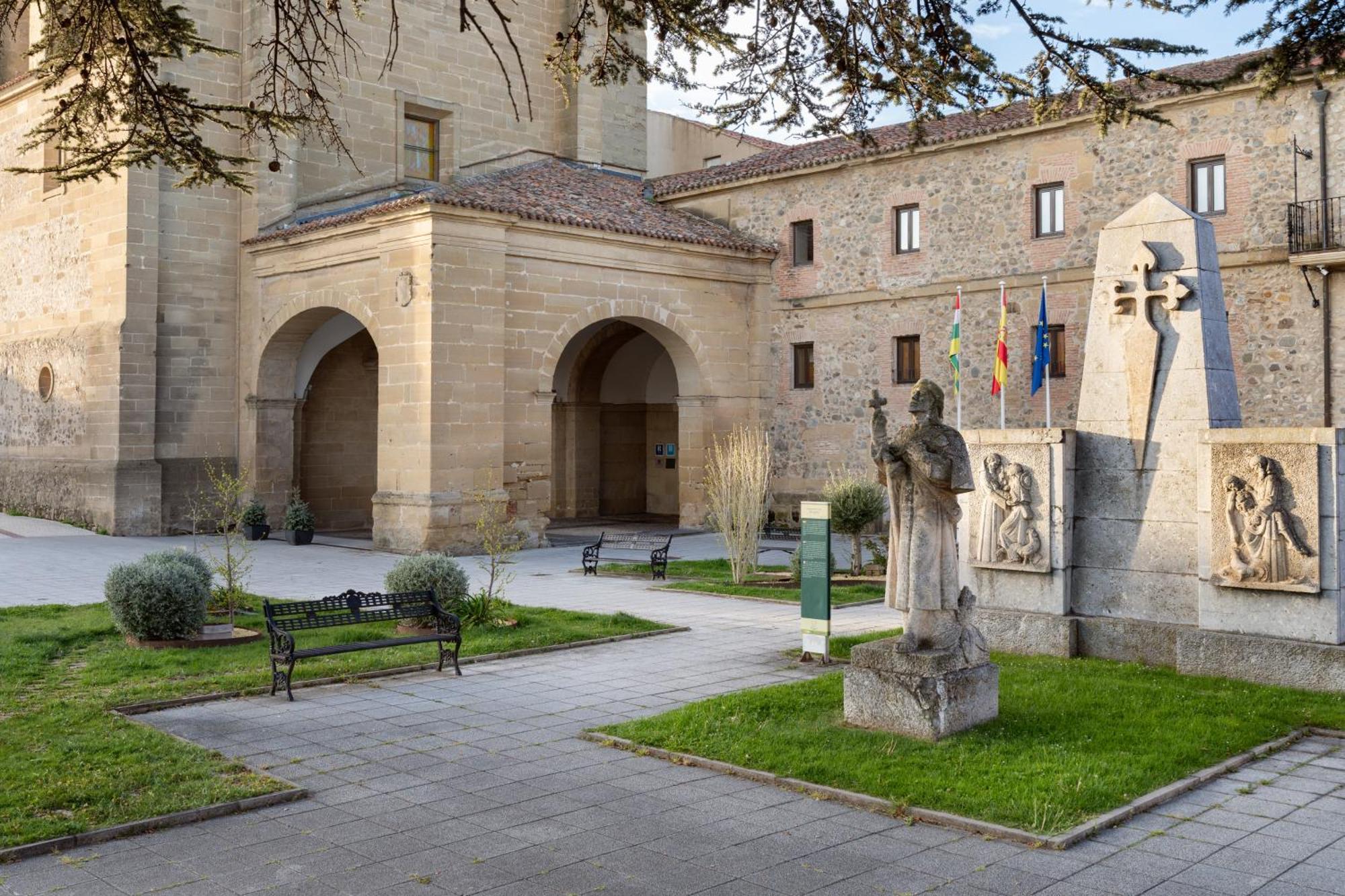 Parador de Sto. Domingo Bernardo de Fresneda Santo Domingo De La Calzada Exterior foto
