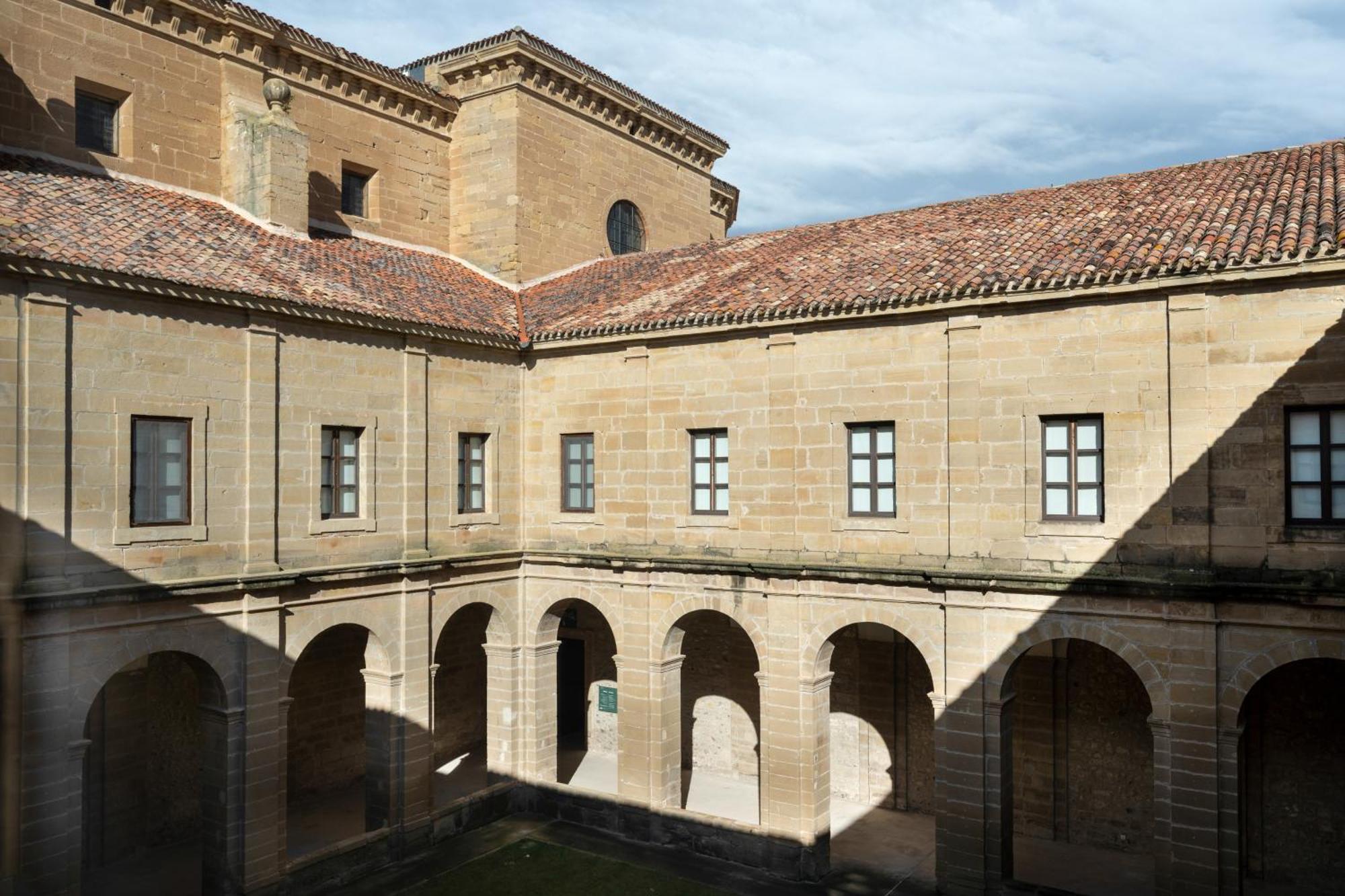 Parador de Sto. Domingo Bernardo de Fresneda Santo Domingo De La Calzada Exterior foto