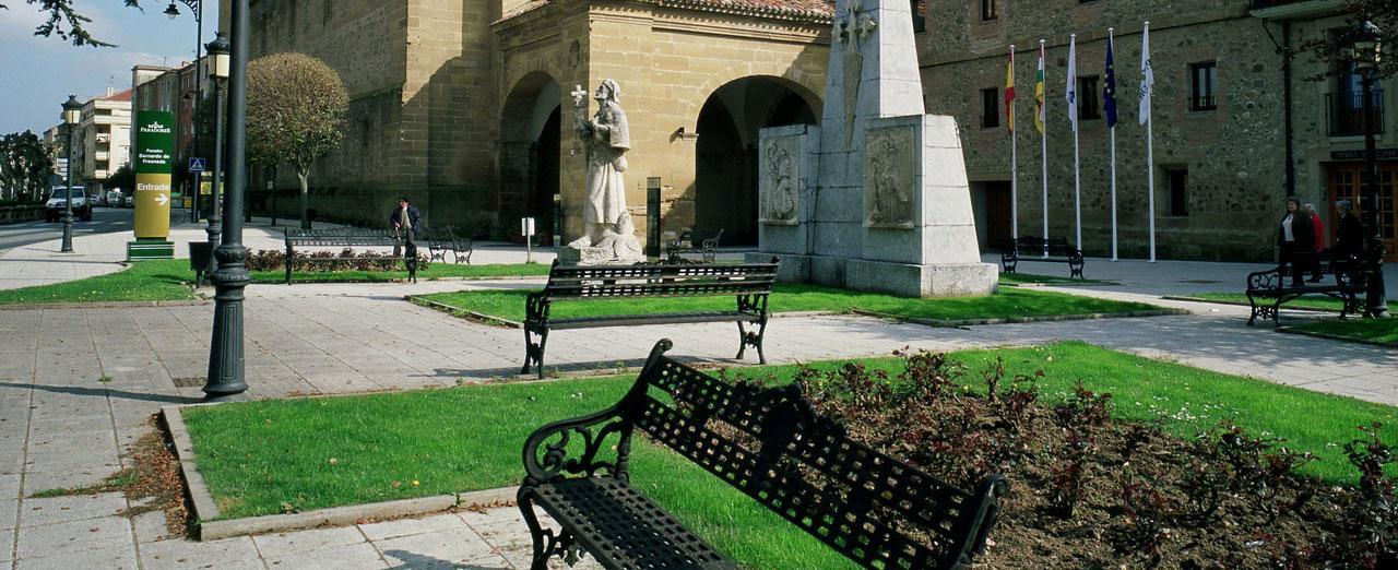 Parador de Sto. Domingo Bernardo de Fresneda Santo Domingo De La Calzada Exterior foto